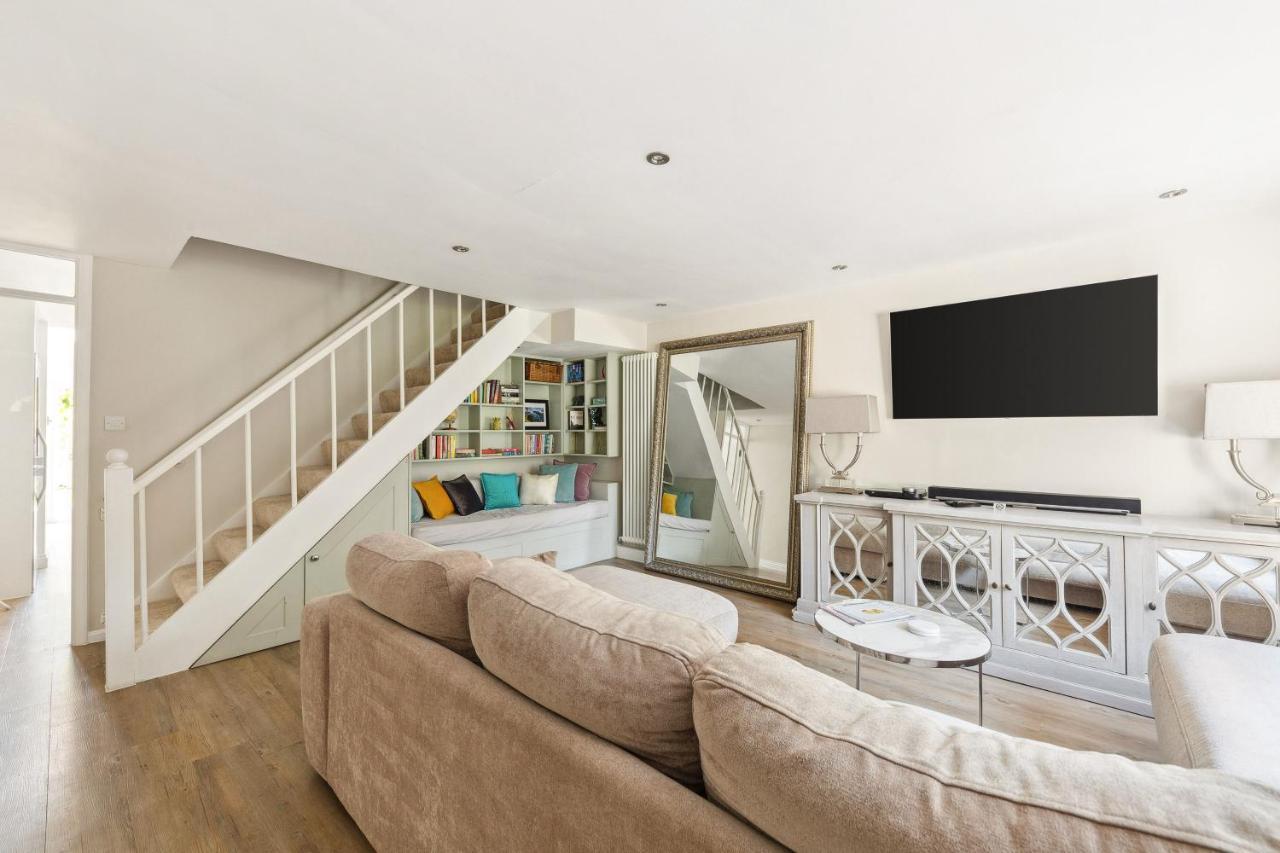 Richmond Riverside Apartment