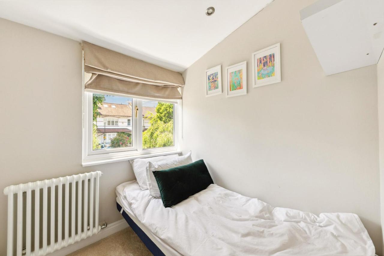 Richmond Riverside Apartment