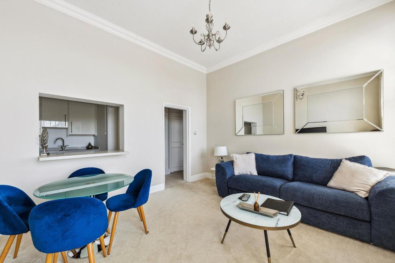 Richmond Riverside Apartment